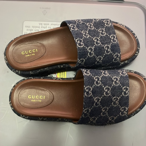 Authentic Gucci GG Logo Denim Slides - Picture 2 of 12